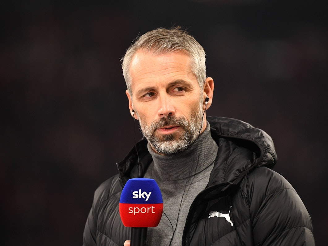 Dortmunds Trainer Marco Rose am Mikrofon