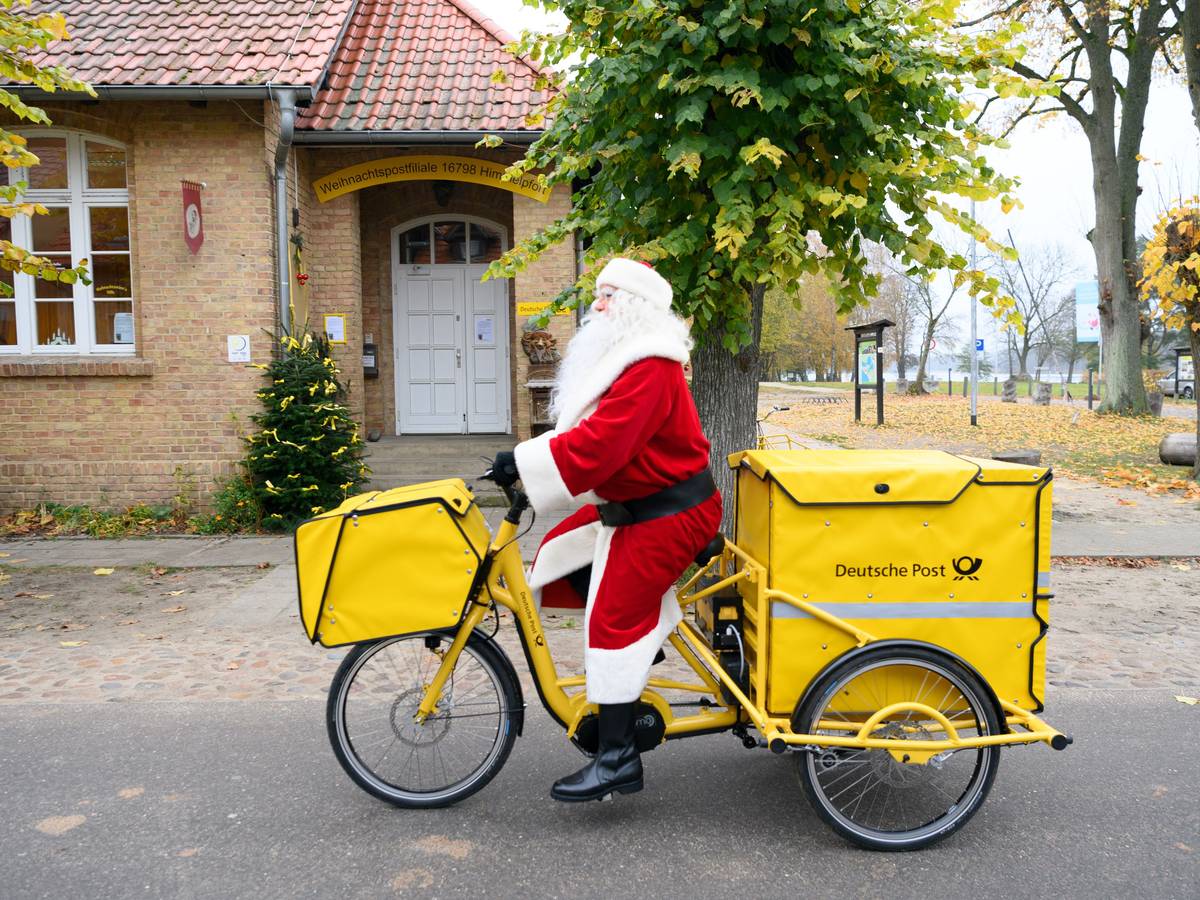 Post zu Weihnachten verschicken: Bis wann kommen Päckchen und Pakete wirklich pünktlich an? Es gibt 2021 einen Stichtag. Unser Symbolbild wurde 2021 geschossen.
