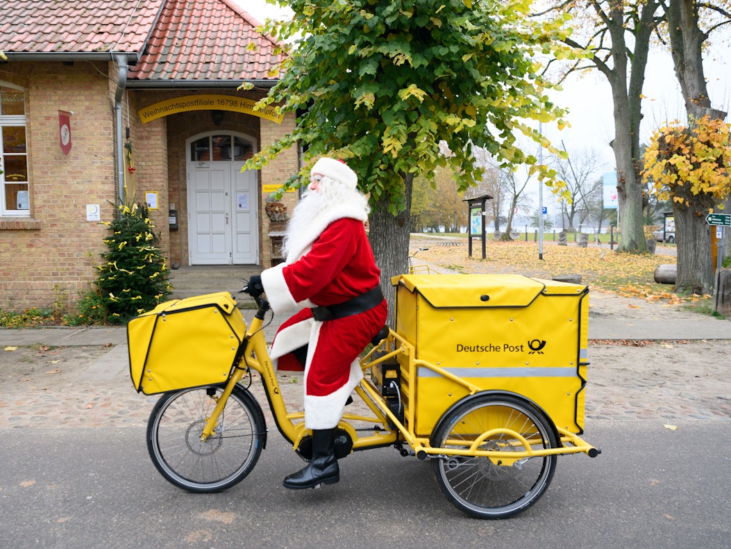Post zu Weihnachten verschicken: Bis wann kommen Päckchen und Pakete wirklich pünktlich an? Es gibt 2021 einen Stichtag. Unser Symbolbild wurde 2021 geschossen.