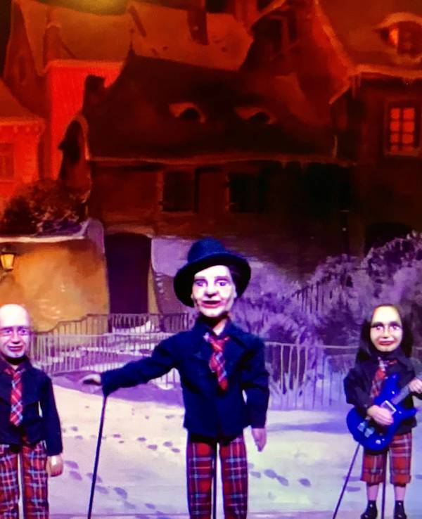 Brings als Puppen im Hänneschen-Theater auf der Bühne.