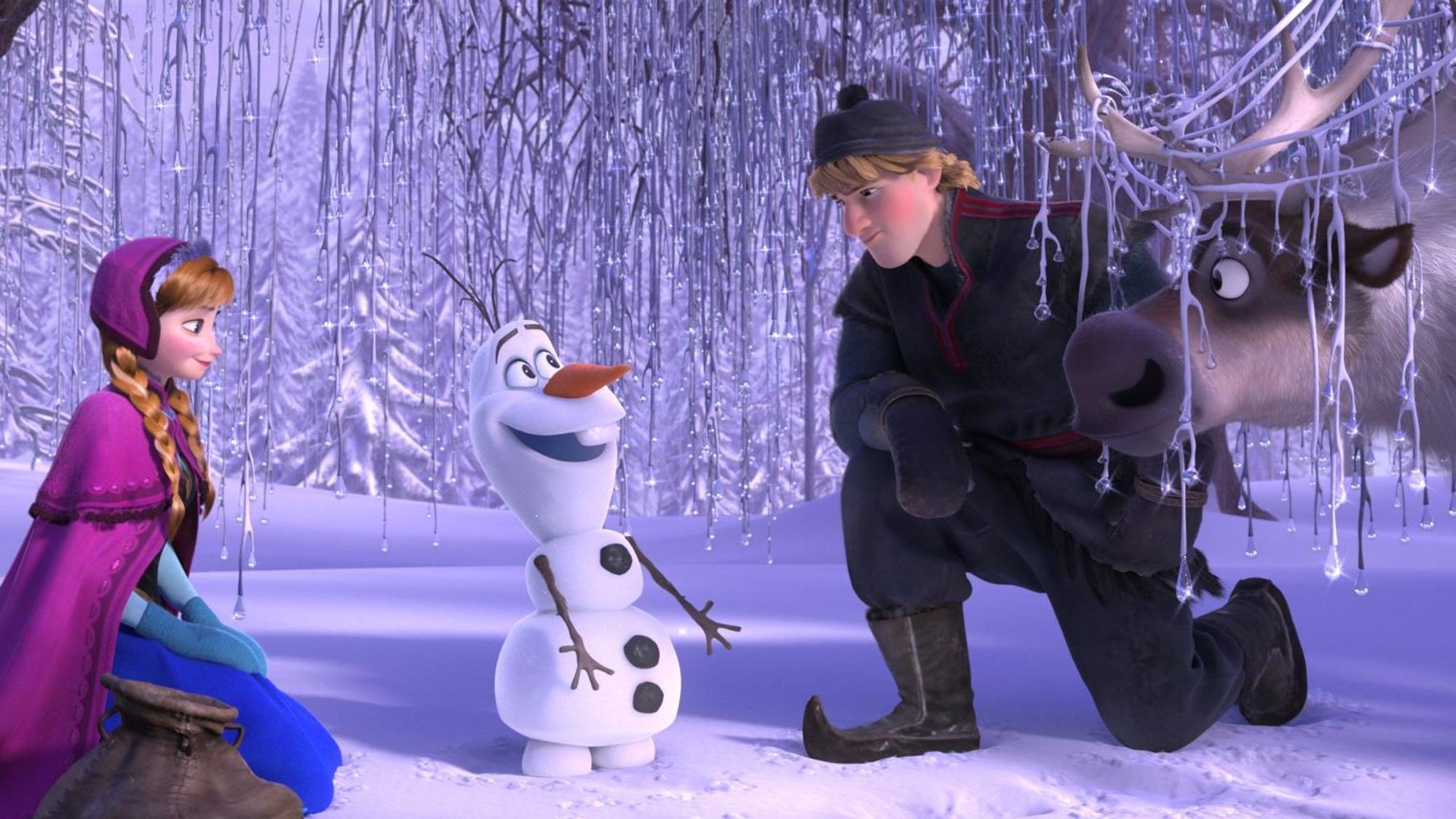 Königstochter Anna, der Schneemann Olaf, das Rentier Sven und der Abenteurer Kristoff versuchen den Wintereinbruch zu stopppen.