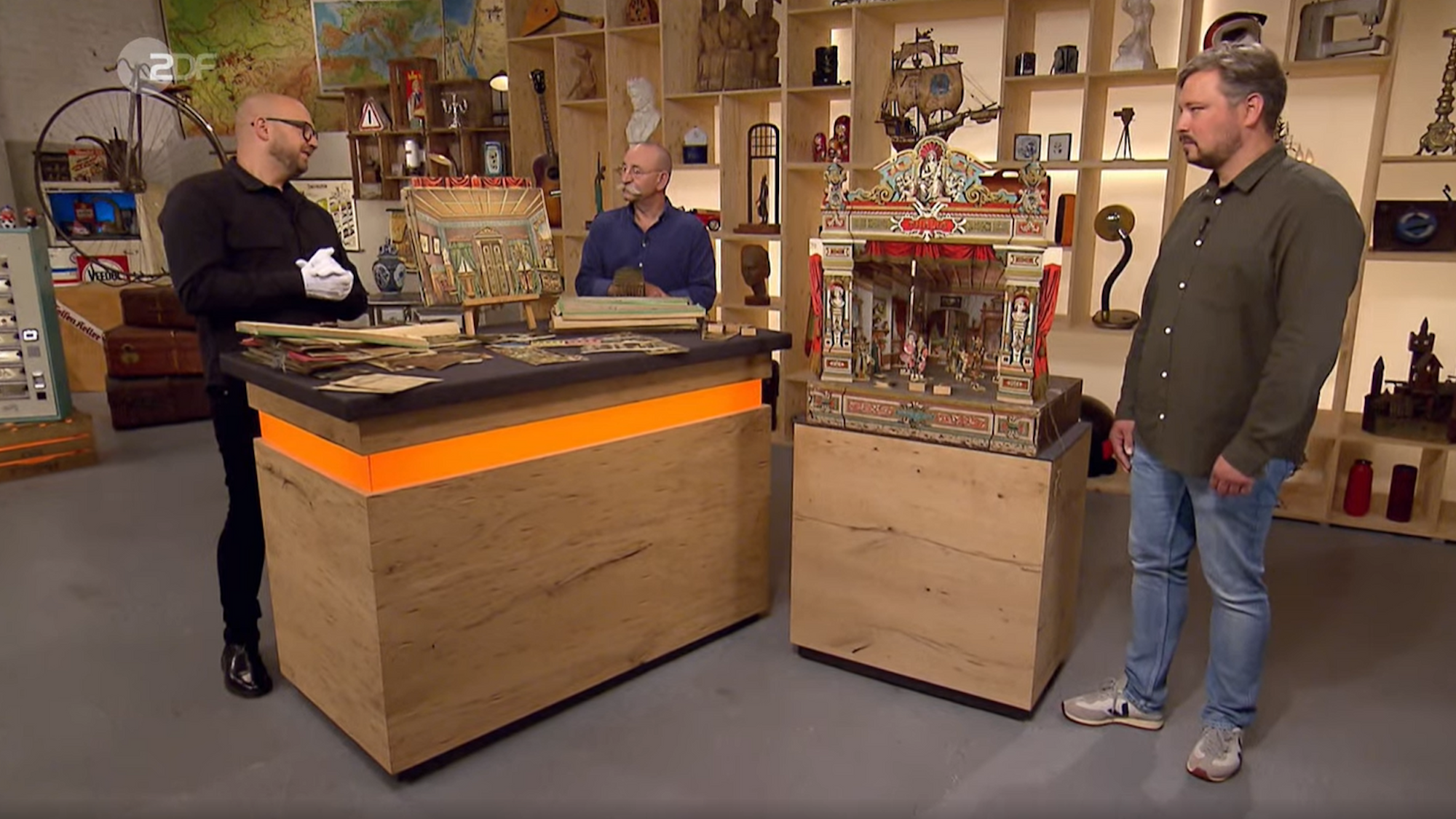 Ein Spielzeug-Theater sorgte bei „Bares für Rares“ für Jubelstürme.