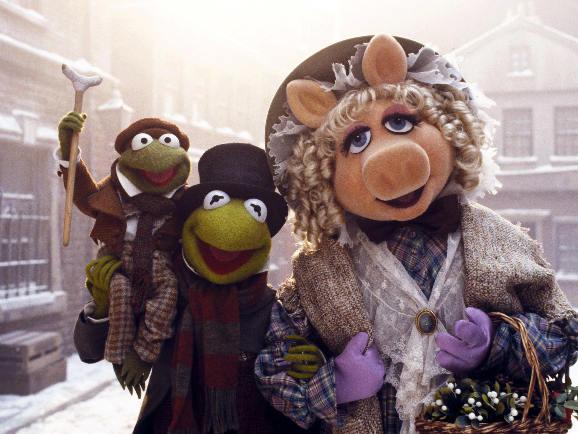 Miss Piggy, Kermit und Co. mischen den beliebten Klassiker von Charles Dickens um den geizigen Geschäftsmann Ebenezer auf.