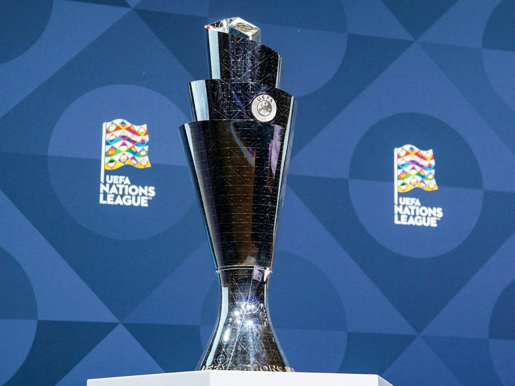 Der Pokal der UEFA Nations League.