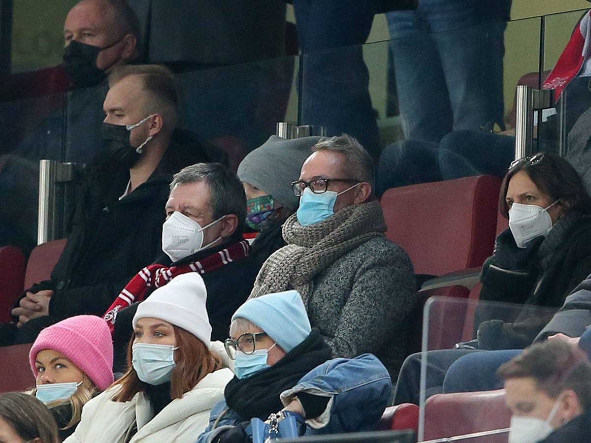 Werner Wolf und Alexander Wehrle sehen das 0:2 des 1. FC Köln gegen den FC Augsburg.