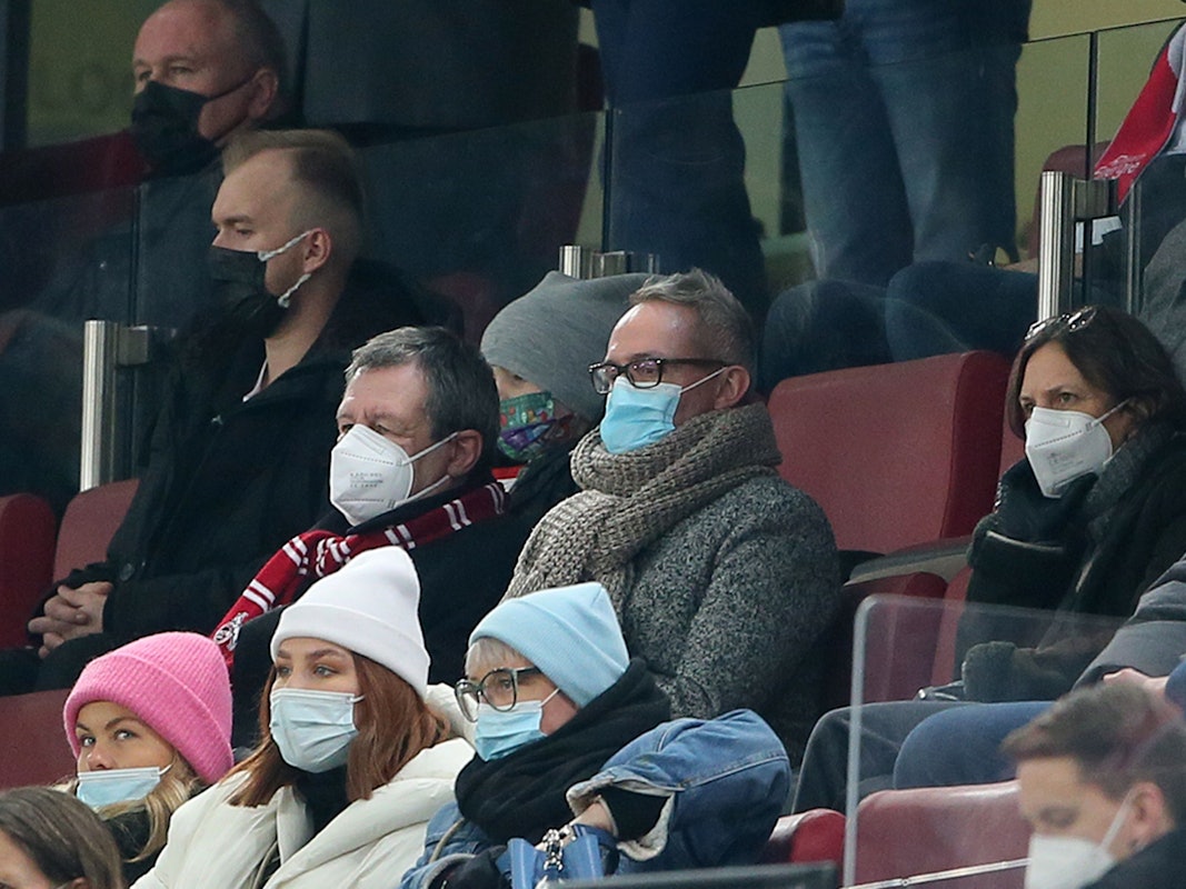 Werner Wolf und Alexander Wehrle sehen das 0:2 des 1. FC Köln gegen den FC Augsburg.