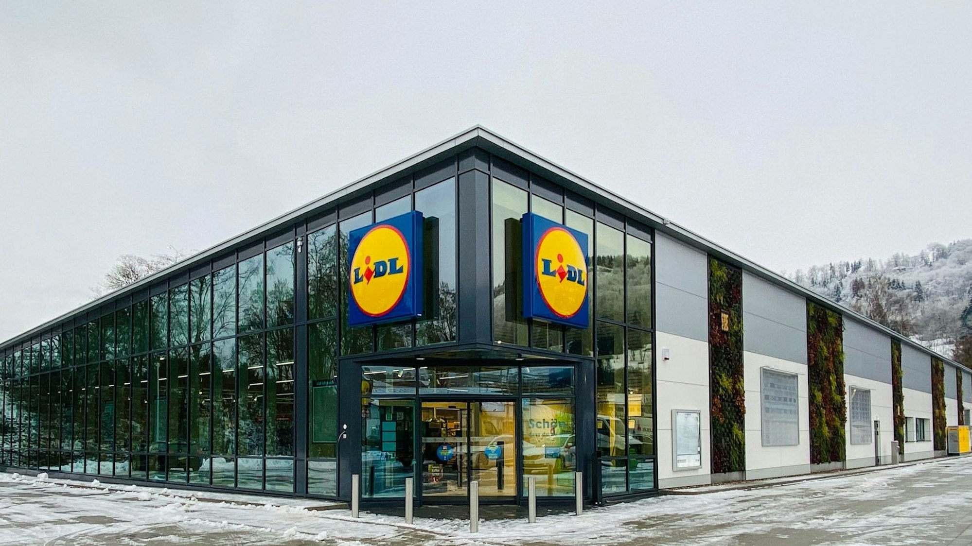 Das Bild zeigt eine Filiale des Discounters Lidl.