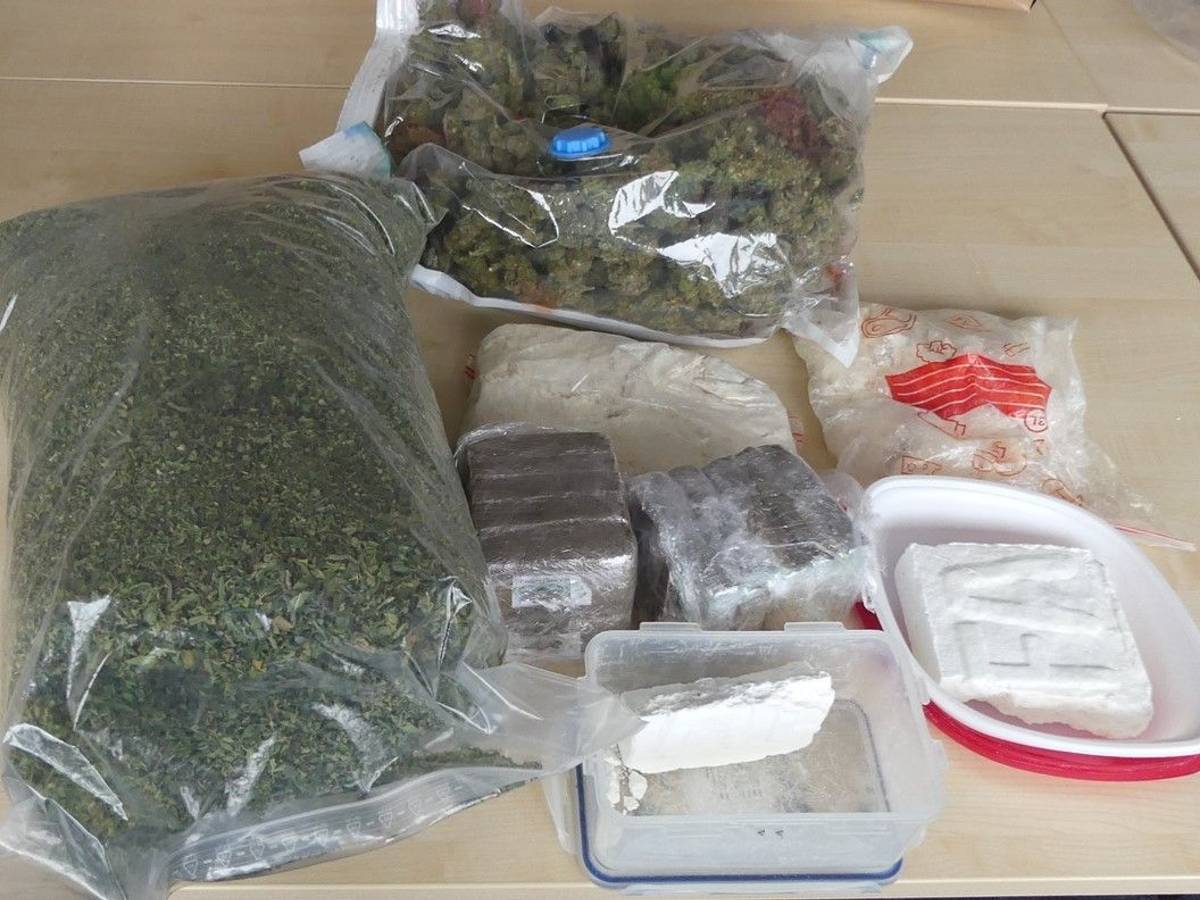 Die große Ansammlung der gefundenen Drogen.