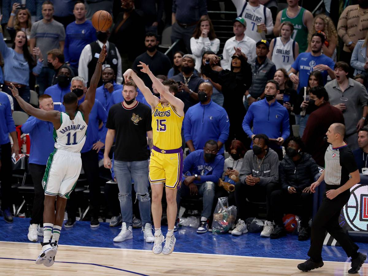 Lakers-Guard Austin Reaves entschied die NBA-Partie gegen die Dallas Mavericks kurz vor Schluss mit einem Dreier.