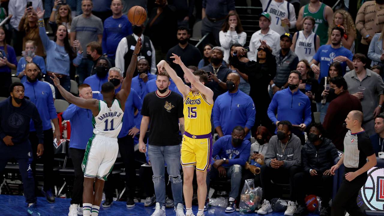 Lakers-Guard Austin Reaves entschied die NBA-Partie gegen die Dallas Mavericks kurz vor Schluss mit einem Dreier.