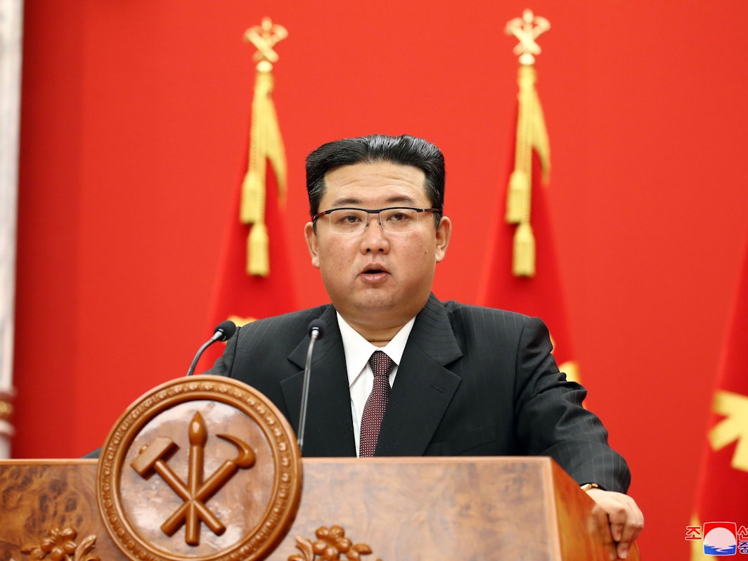 Kim Jong-un spricht bei einer Veranstaltung zur Feier des 76-jährigen Bestehens der Arbeiterpartei des Landes.