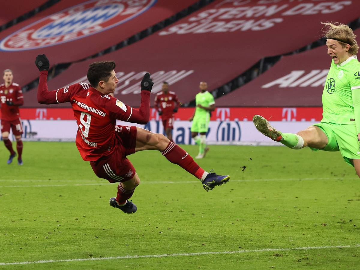 Tor durch Robert Lewandowski für den FC Bayern gegen den VfL Wolfsburg.