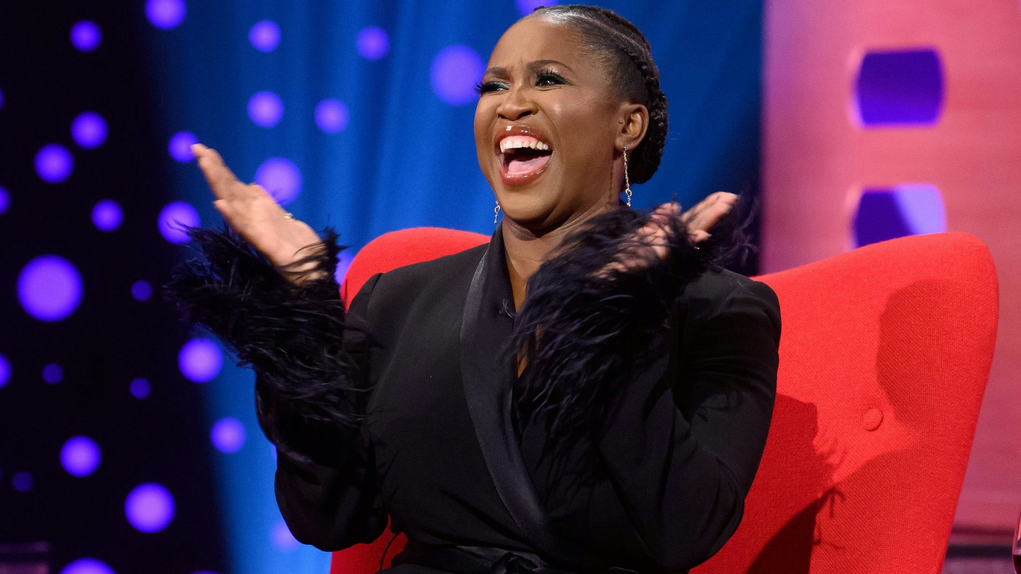 Motsi Mabuse auf einem Foto vom 21. Oktober 2021, während der Dreharbeiten für die Graham Norton Show im BBC Studioworks 6 Television Centre.