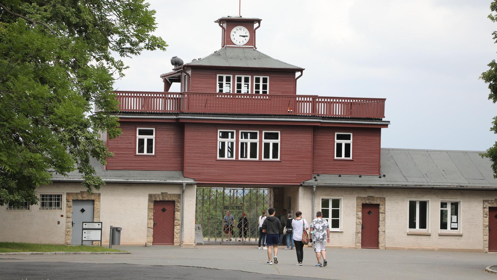 Der Haupteingang des ehemaligen Konzentrationslagers Buchenwald.