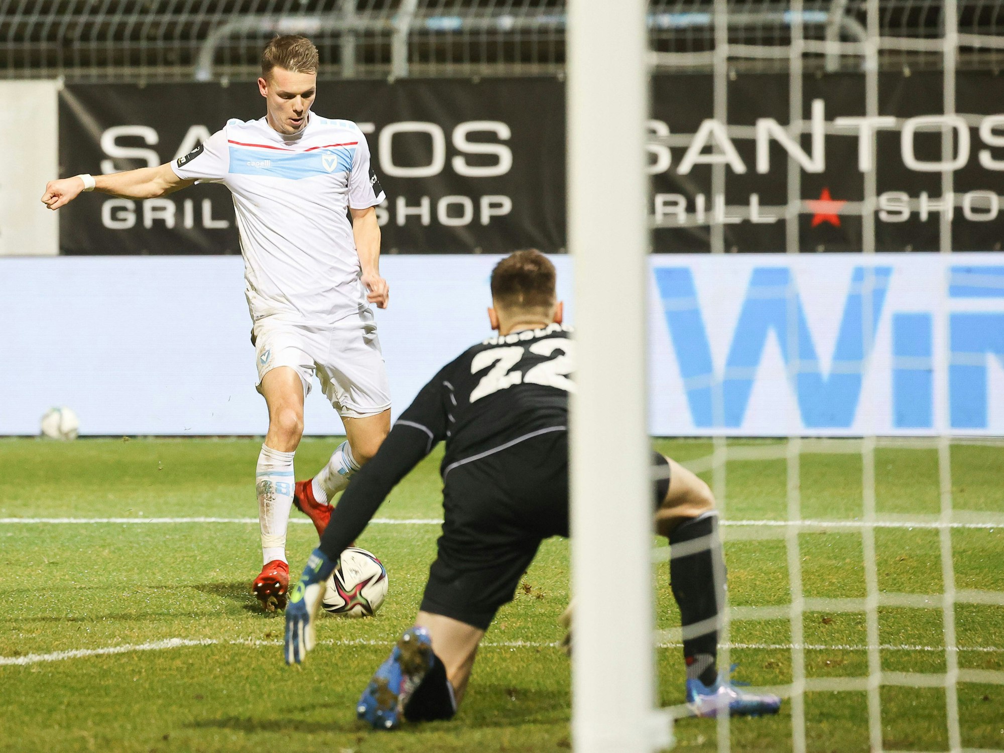 Tor für Viktoria Berlin zum 2:1 durch Christopher Theisen.