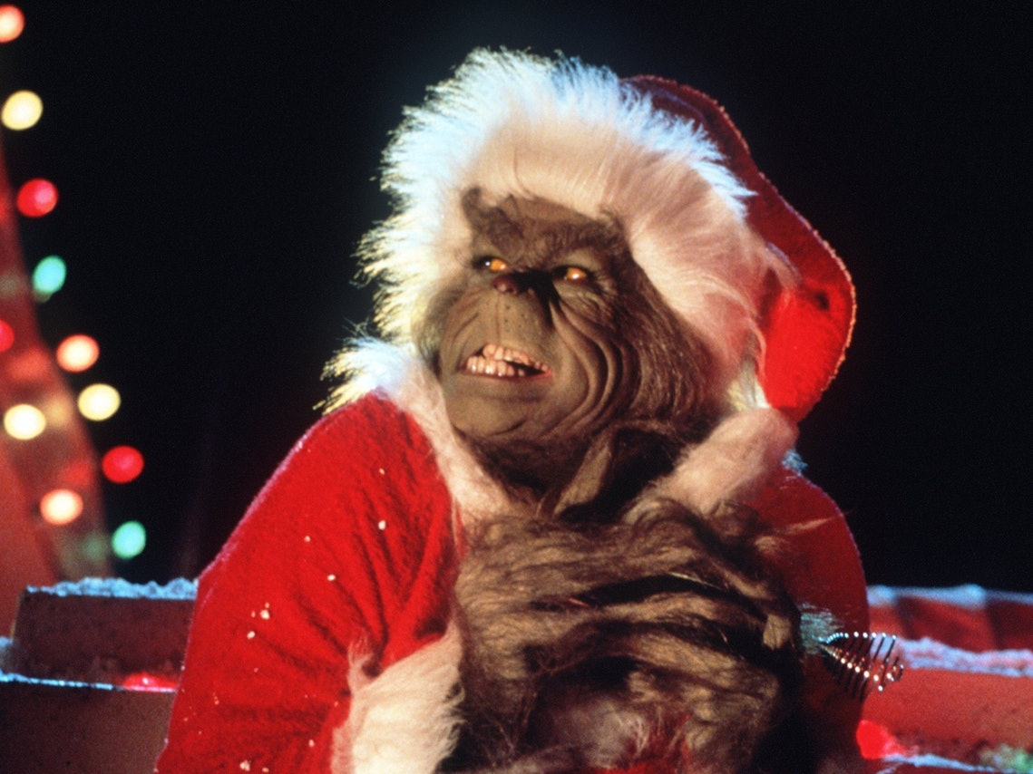 Der hinterlistige „Grinch“ (Jim Carrey) reibt sich in dem US-Film "Der Grinch" (Szenenfoto) verschmitzt seine Pfoten (Archivbild). Rick Baker und Gail Ryan erhielten in der Nacht zum Montag (26.03.2001) in Los Angeles den Oscar für das beste Make-up in dem Film „Der Grinch“.