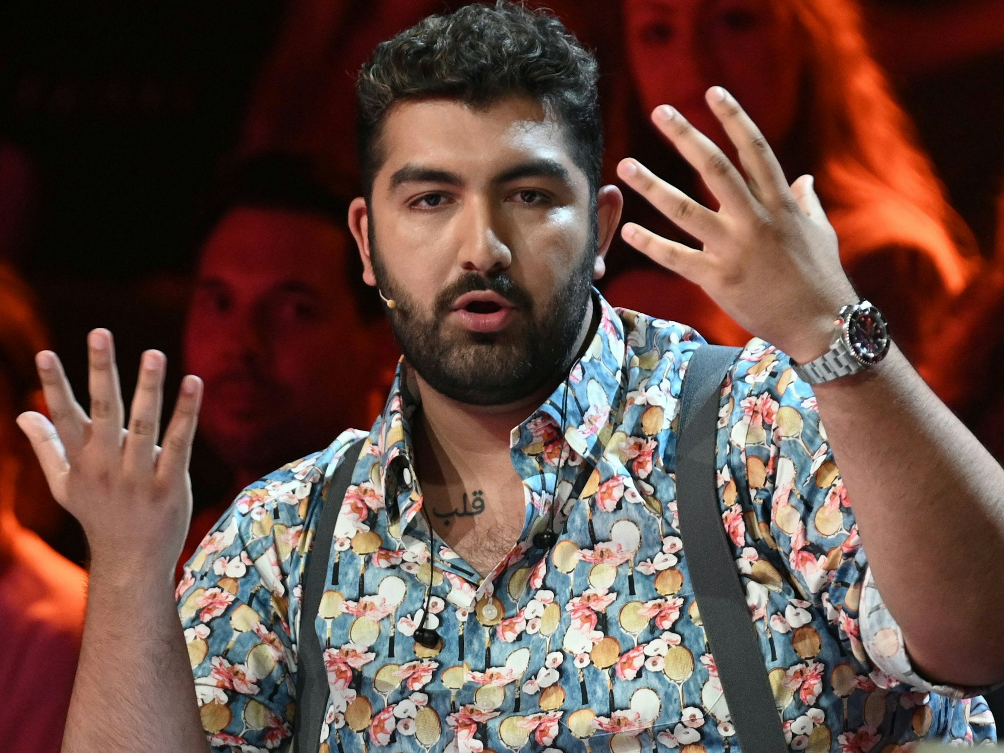 Faisal Kawusi (hier 2019 in der ProSieben-Show „The Masked Singer“) kündigte kürzlich eine Abrechnung mit der Comedy-Branche an.