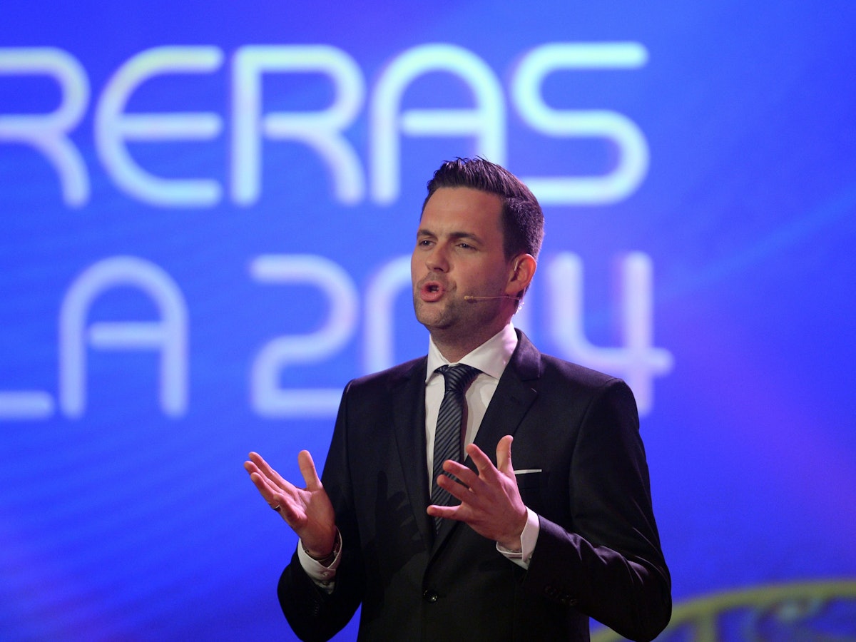 Matthias Killing moderiert während der 20. "Jose Carreras Gala" am 18.12.2014 im Europapark in Rust (Baden-Württemberg).