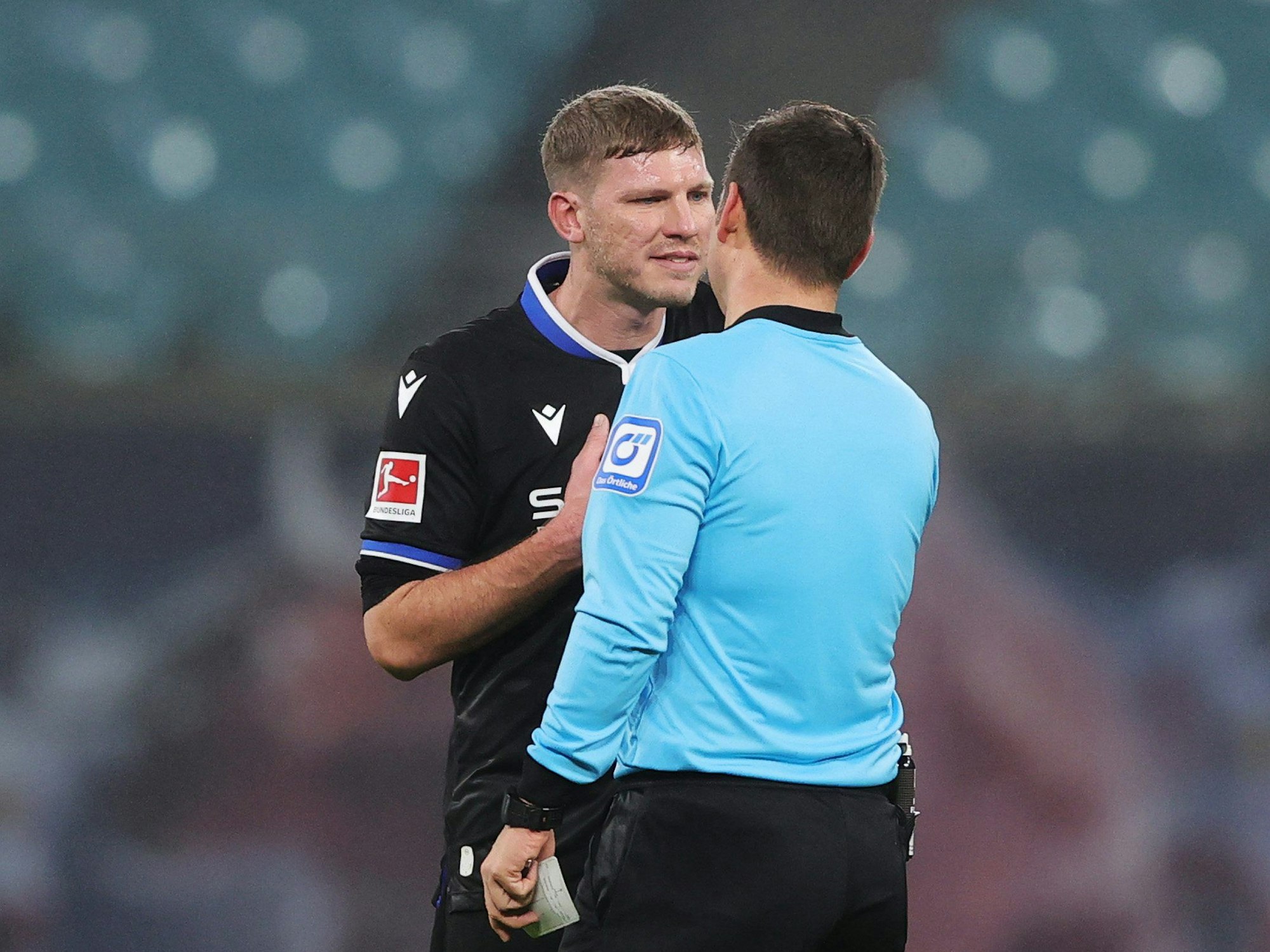 Schiedsrichter Frank Willenborg und Fabian Klos