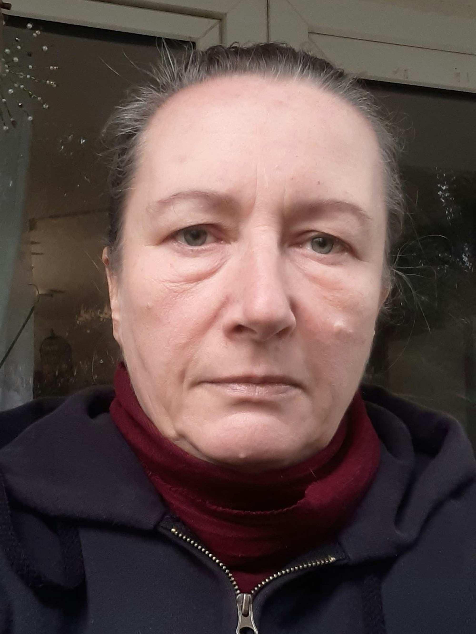 Evelyn Illgen schaut in die Kamera.