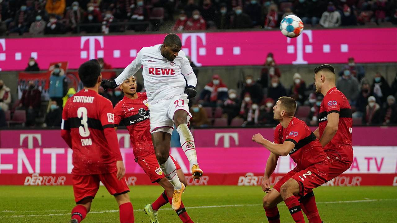 Anthony Modeste köpft ein Tor gegen den VfB Stuttgart.