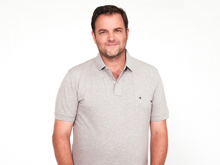 Das Bild zeigt RTL-Hundeprofi“ Martin Rütter.