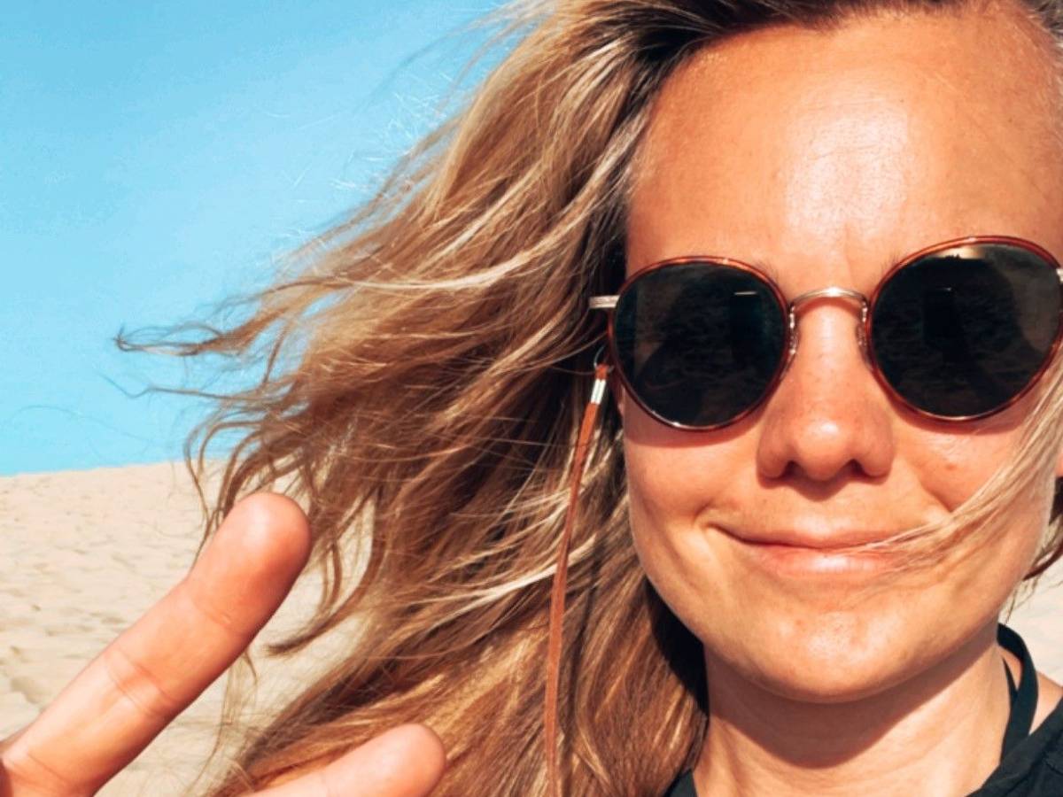 Selfie von Ricarda Hofmann, Host von „Busenfreundin – der Podcast“.