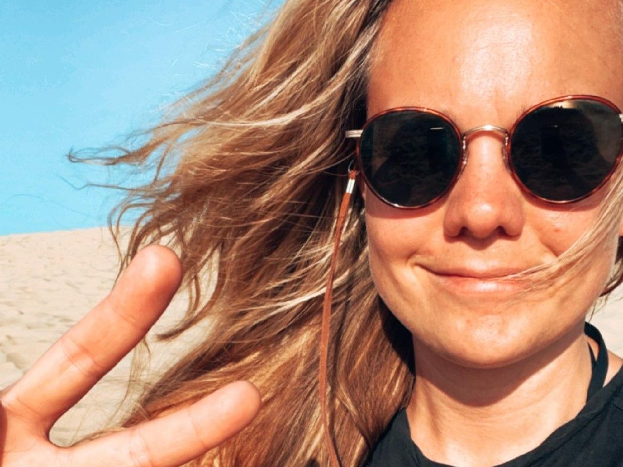 Selfie von Ricarda Hofmann, Host von „Busenfreundin – der Podcast“.