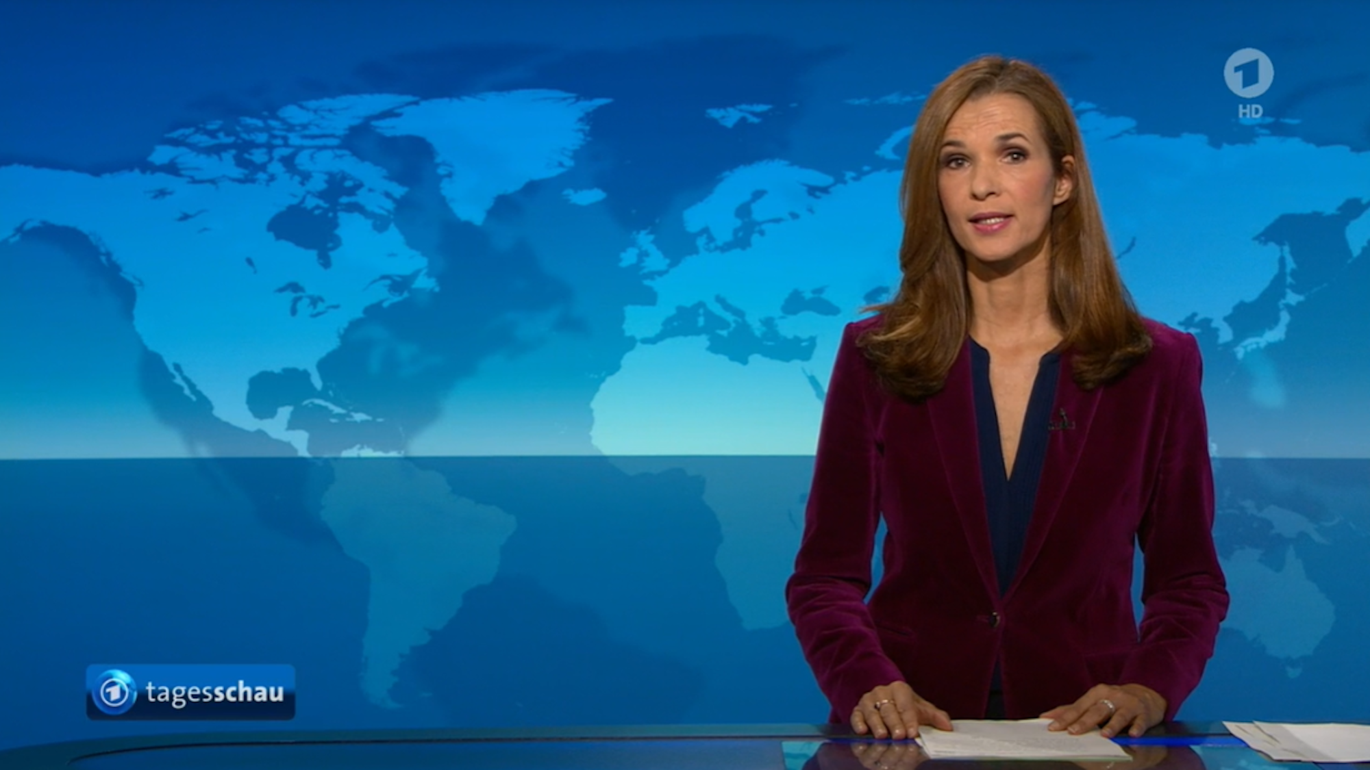 Julia-Niharika Sen moderierte am Sonntagabend (19. Dezember 2021) die „Tagesschau“ im Ersten.