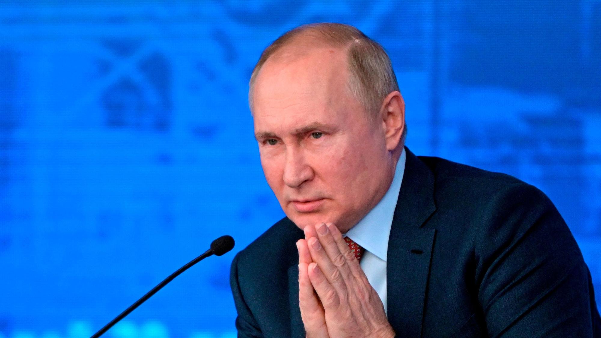 Wladimir Putin während einer Rede am 17. Dezember: Russland macht seine Drohung wahr und weist zwei deutsche Diplomaten aus.
