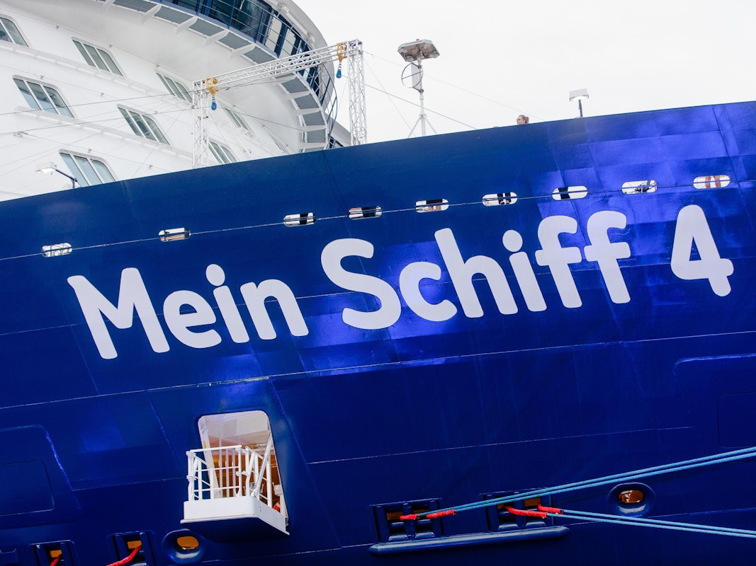 300 Passagiere mussten das Tui-Cruises Kreuzfahrtschiff aufgrund von Corona verlassen. Unser Foto zeigt die Taufe von „Mein Schiff 4“ 2015 in Kiel.