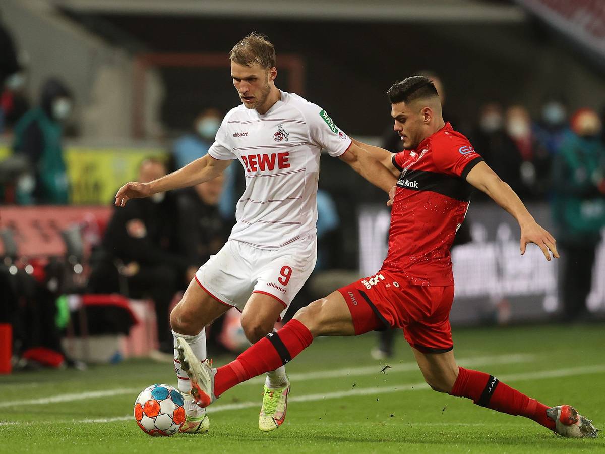 Sebastian Andersson behauptet den Ball gegen Konstantinos Mavropanos