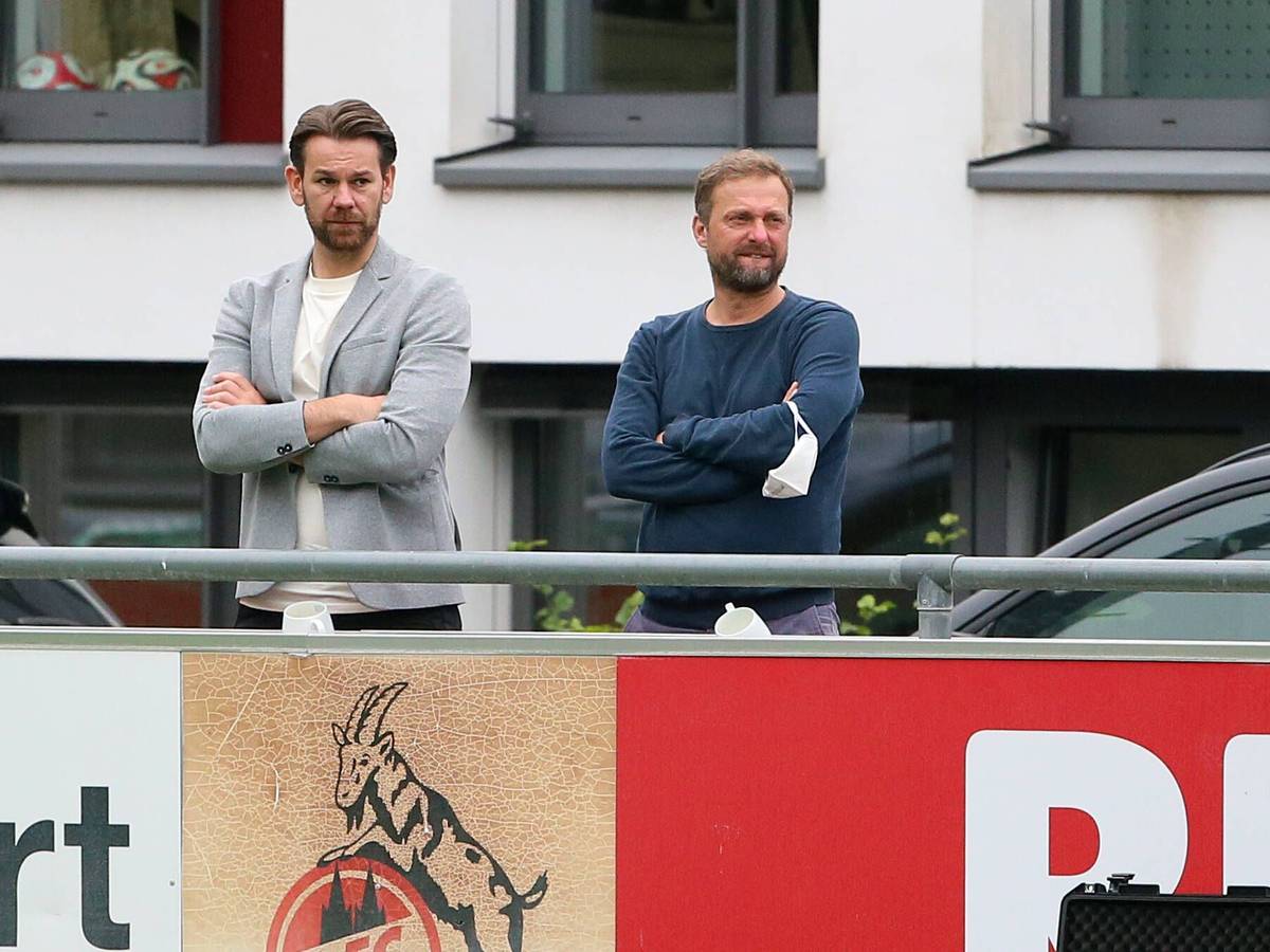 Thomas Kessler und Jörg Jakobs beobachten das Training beim 1. FC Köln.
