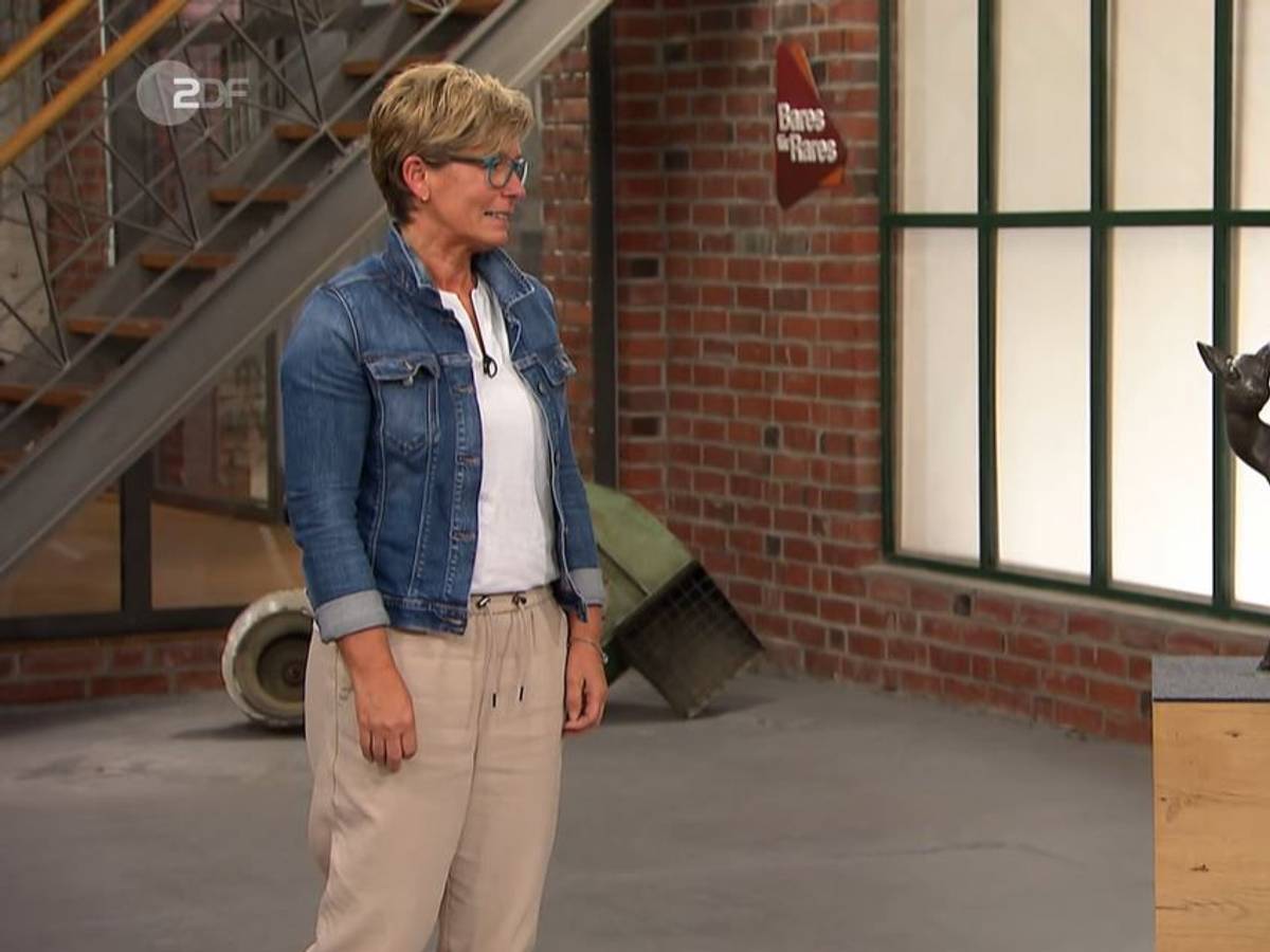 Bares für Rares, 21.12.2021 (ZDF)
Peggy Fischer verkauft ein Rehkitz aus Bronze
Screenshot zur Berichterstattung erstellt