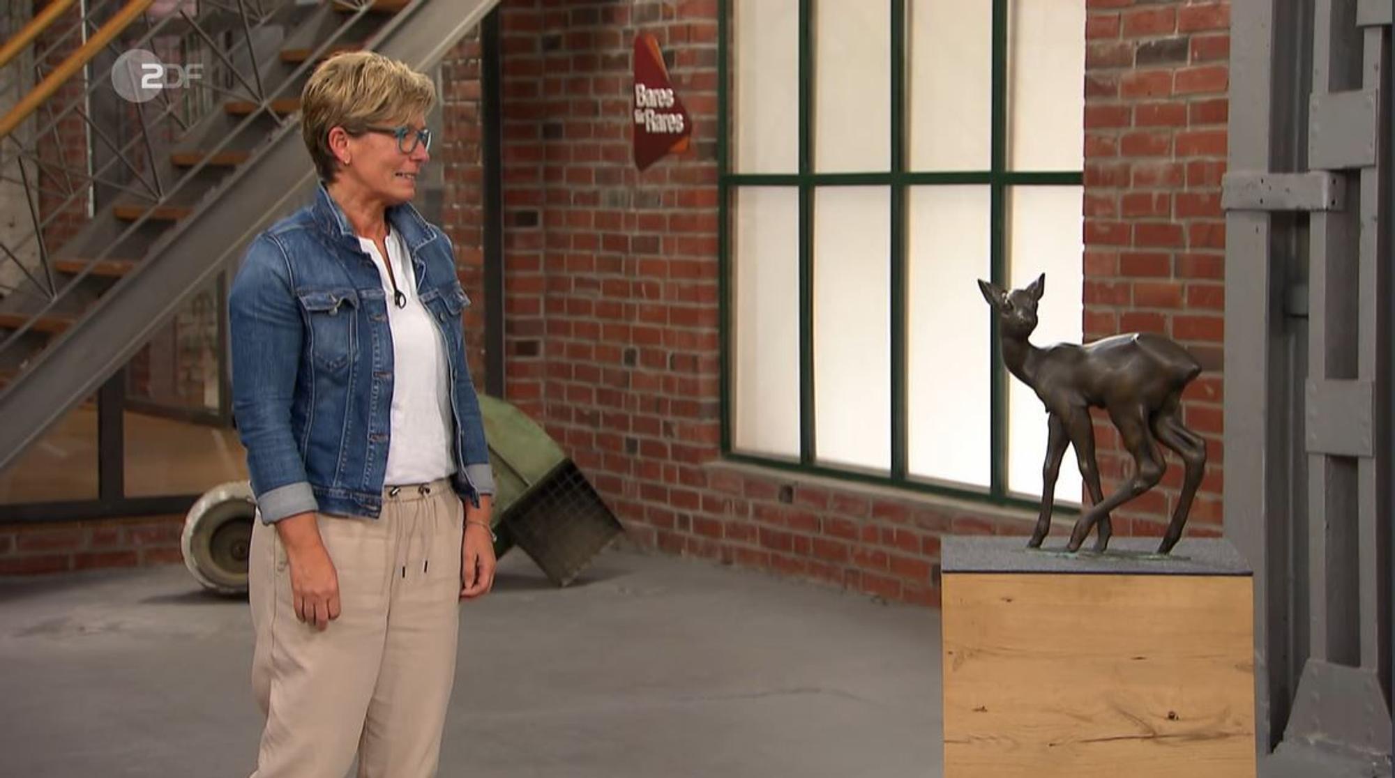 Bares für Rares, 21.12.2021 (ZDF)
Peggy Fischer verkauft ein Rehkitz aus Bronze
Screenshot zur Berichterstattung erstellt
