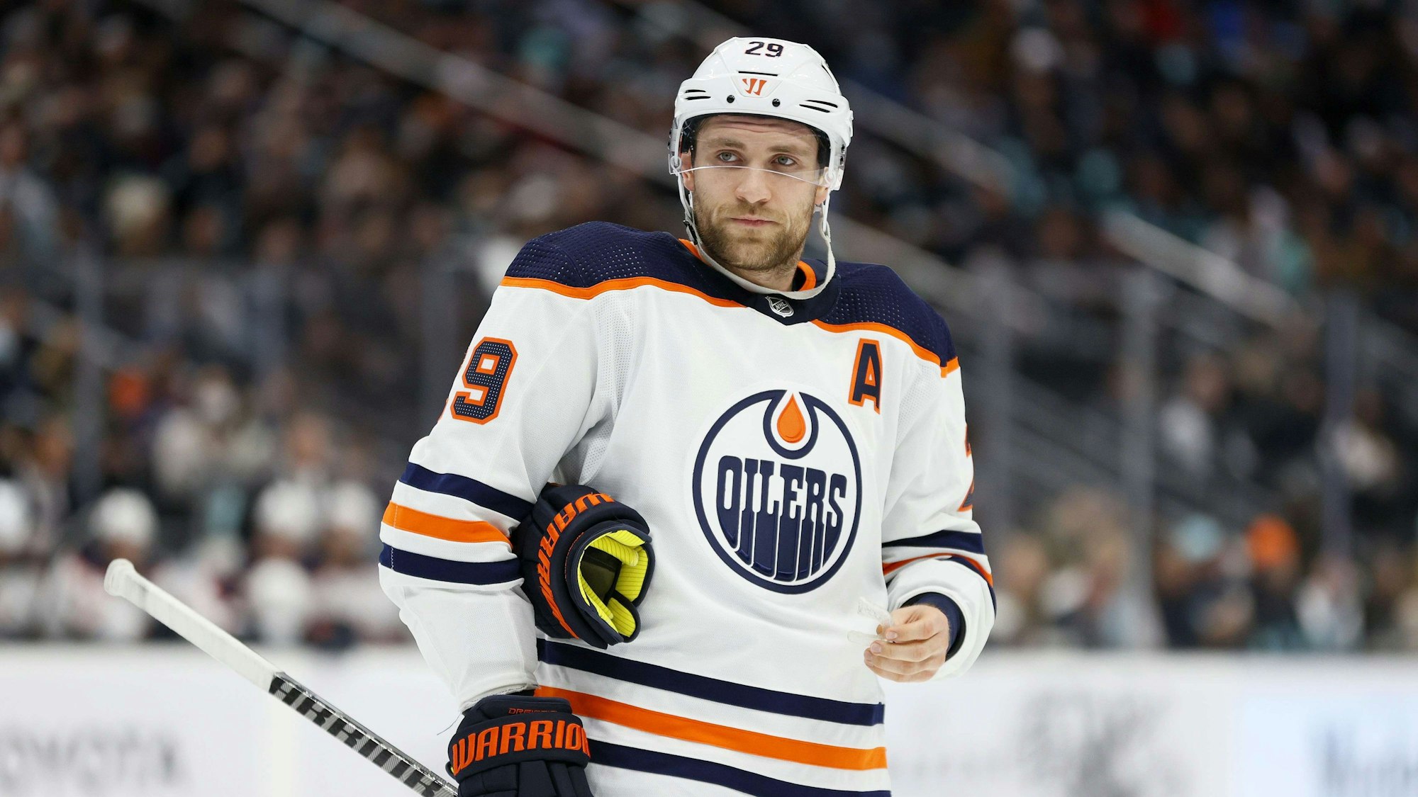 Leon Draisaitl im Spiel der Edmonton Oilers gegen die Seattle Kraken.