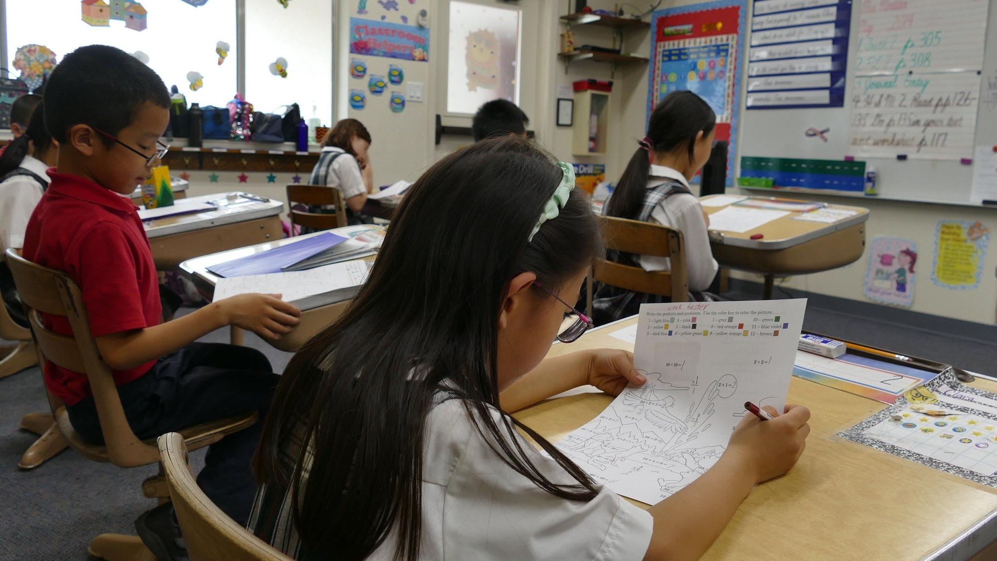 Kinder im Unterricht in der Canterbury Christian School in Los Altos.
