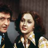 Auf dem Foto sieht man Rita (Hildegard Krekel) und Michael (Diether Krebs) aus der Serie „Ein Herz und eine Seele“.