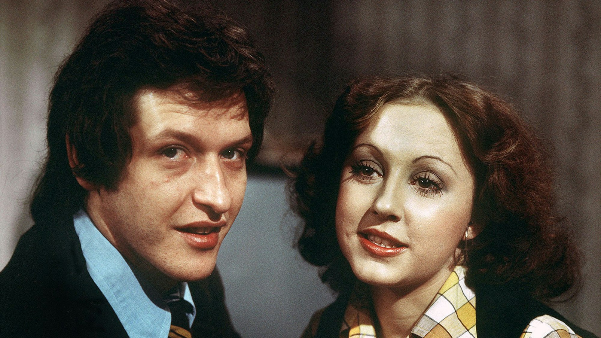 Auf dem Foto sieht man Rita (Hildegard Krekel) und Michael (Diether Krebs) aus der Serie „Ein Herz und eine Seele“.