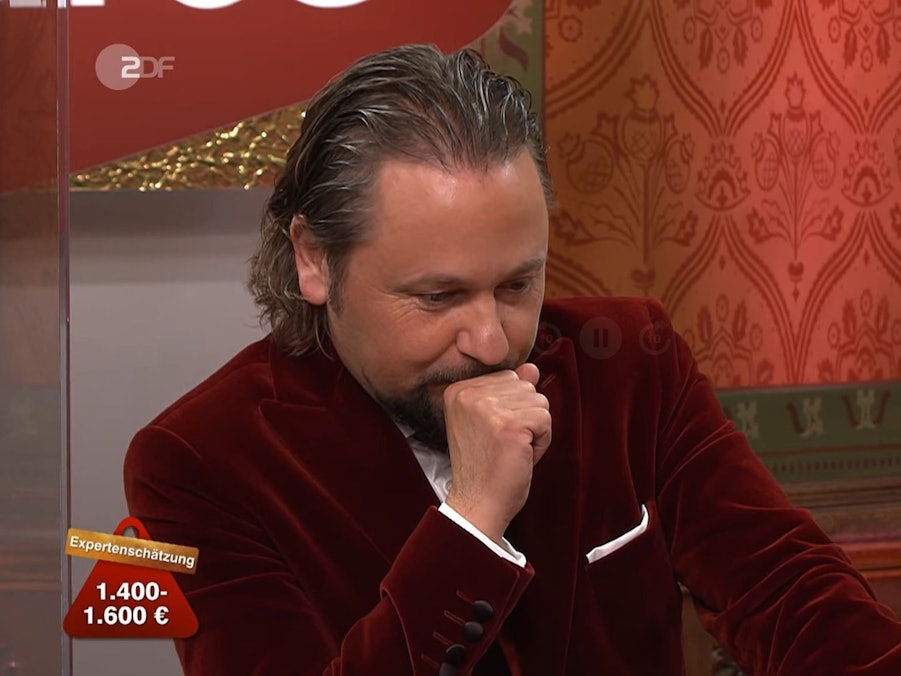"Bares für Rares" am 22.12.2021 im ZDF: Zwischen Fabian Kahl und Wolfgang Pauritsch bricht ein wahres Biet-Duell aus.