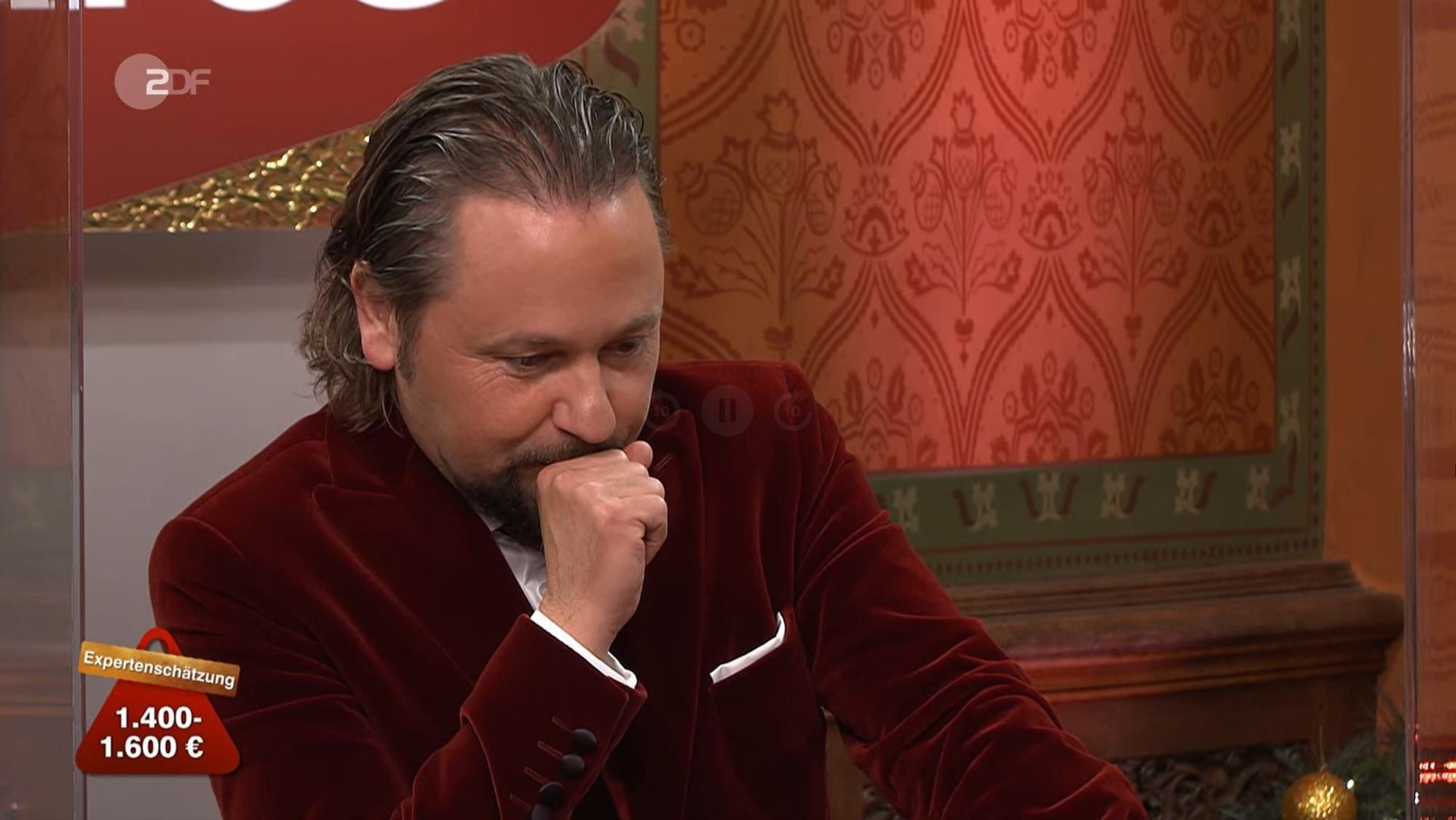 "Bares für Rares" am 22.12.2021 im ZDF: Zwischen Fabian Kahl und Wolfgang Pauritsch bricht ein wahres Biet-Duell aus.