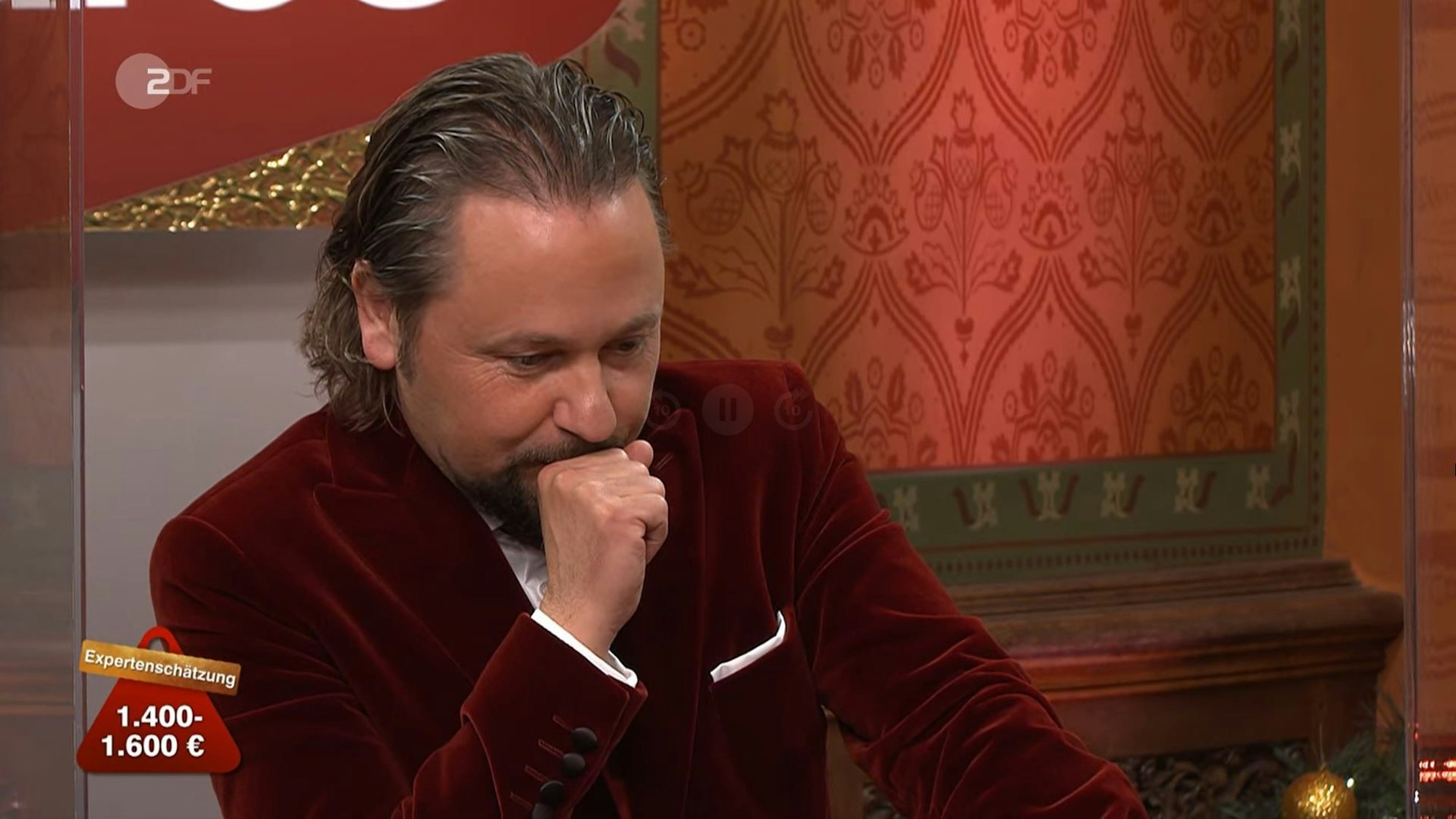 "Bares für Rares" am 22.12.2021 im ZDF: Zwischen Fabian Kahl und Wolfgang Pauritsch bricht ein wahres Biet-Duell aus.