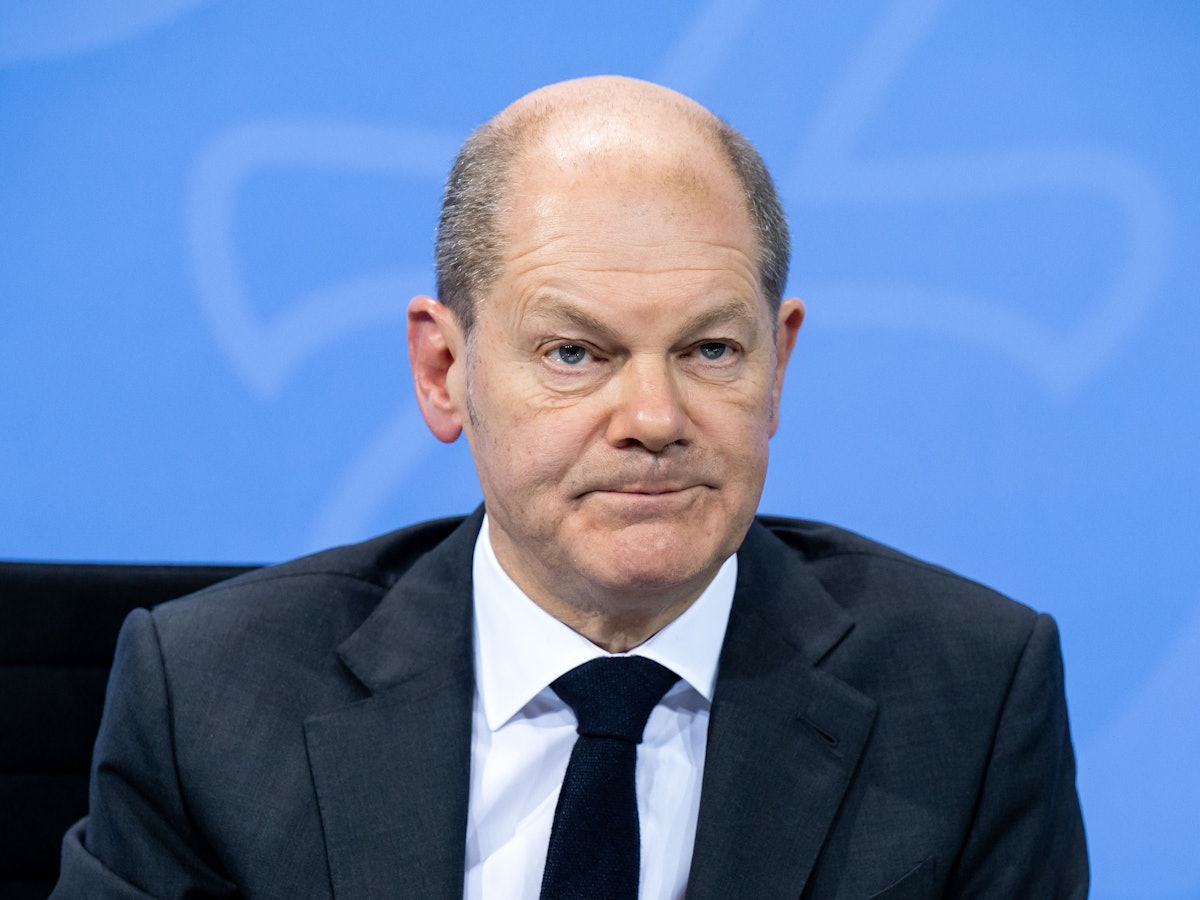 Bundeskanzler Olaf Scholz (SPD) äußert sich bei einer Pressekonferenz nach den Beratungen zur Corona-Pandemie zwischen der Bundesregierung und der Ministerpräsidentenkonferenz der Länder im Bundeskanzleramt. +++ dpa-Bildfunk +++