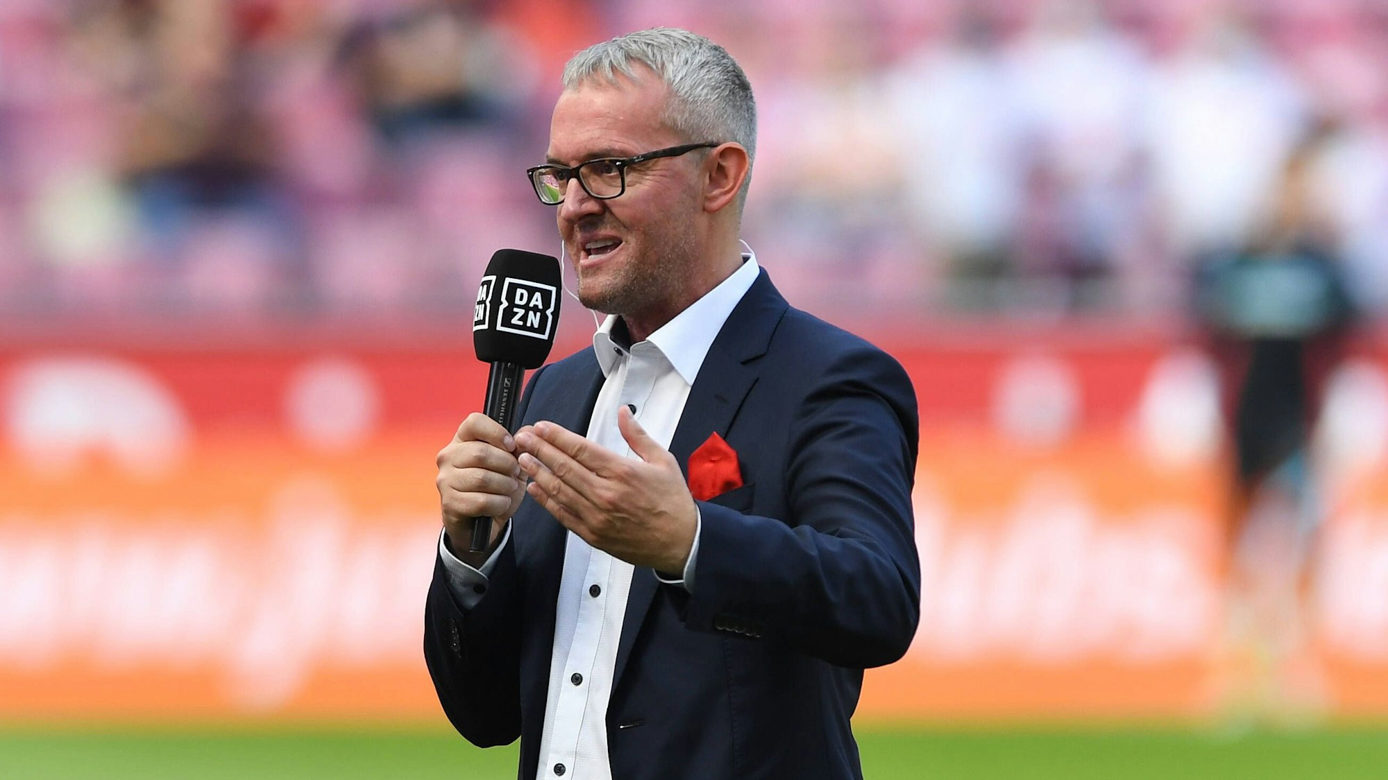 Alexander Wehrle gibt vor dem Spiel in Interview bei DAZN.