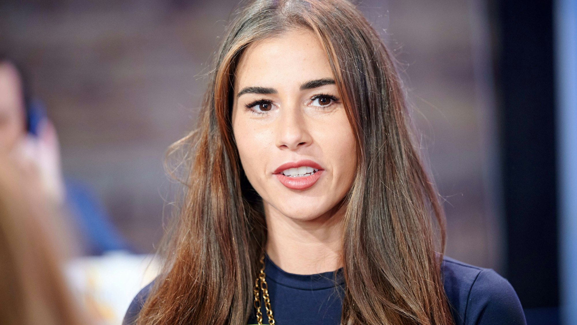 Die Sängerin Sarah Engels steht beim 25. RTL Spendenmarathon im Studio.