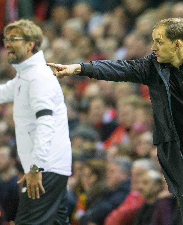 Liverpools Jürgen Klopp (l) und Chelseas Thomas Tuchel (r) 2016 bei der Partie der Reds gegen Borussia Dortmund.