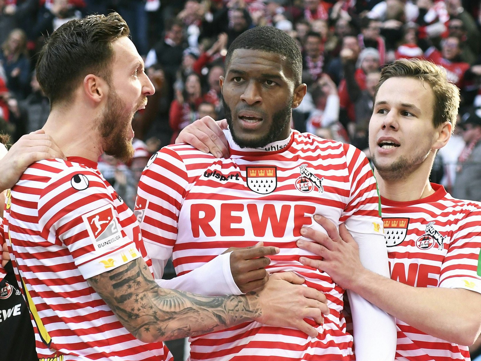 Jubel: Anthony Modeste nach seinem Tor zum 2:1, zusammen mit Marco Höger und Louis Schaub.