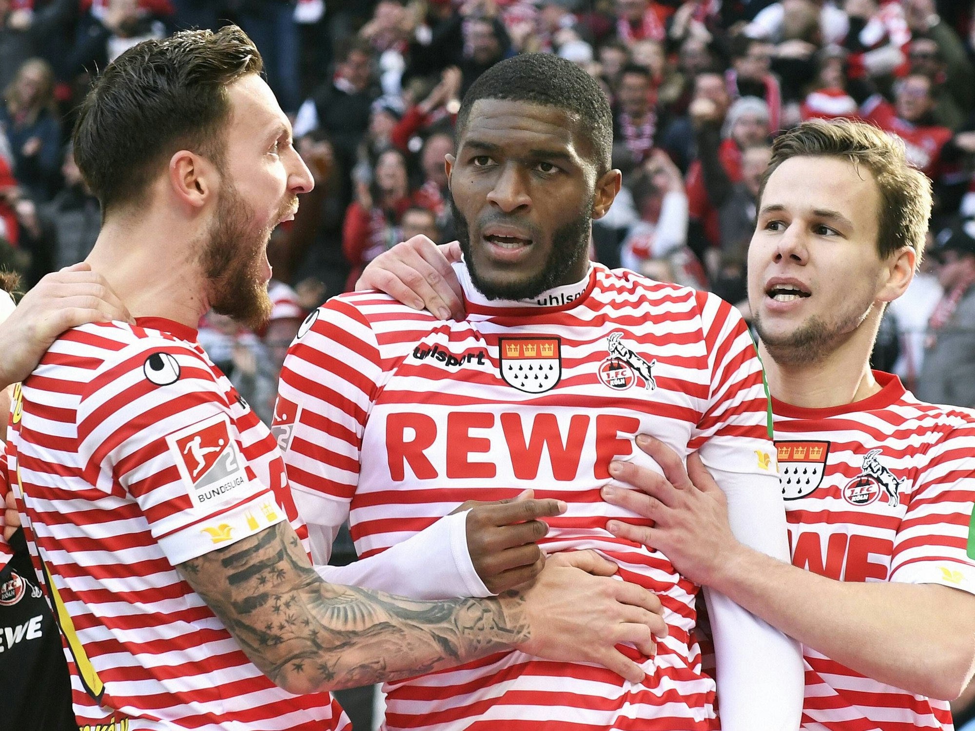 Jubel: Anthony Modeste nach seinem Tor zum 2:1, zusammen mit Marco Höger und Louis Schaub.