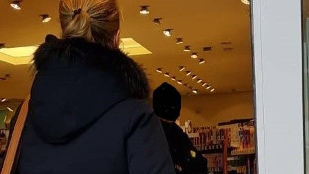 Mann in einem dm in Bergisch Gladbach