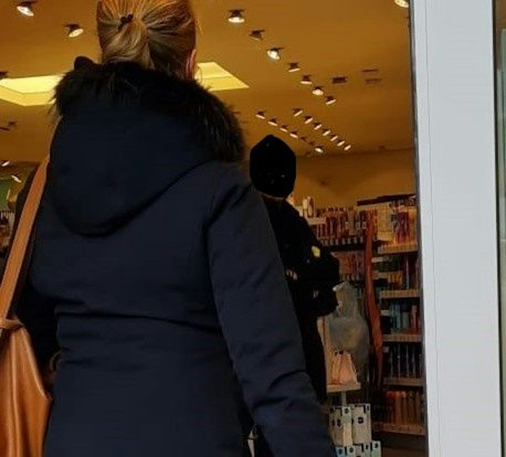 Mann in einem dm in Bergisch Gladbach